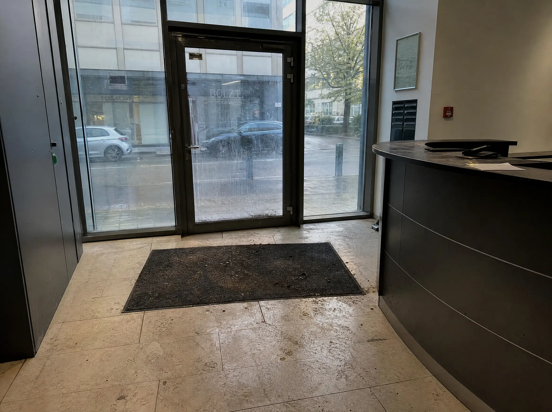 Vorher: Foyer & Empfang